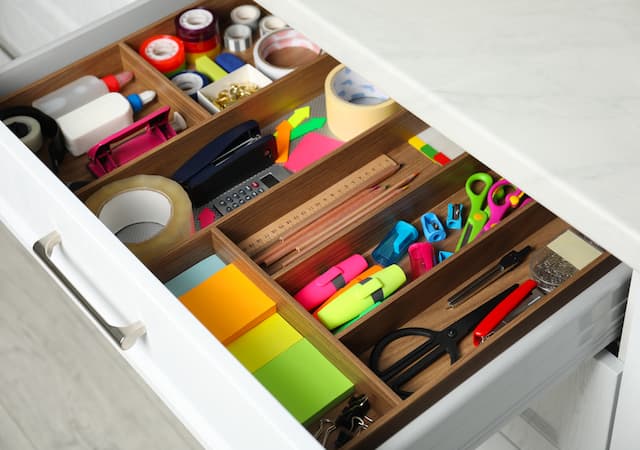 Tame a Junk Drawer in 5 Minutes - Basic Organization